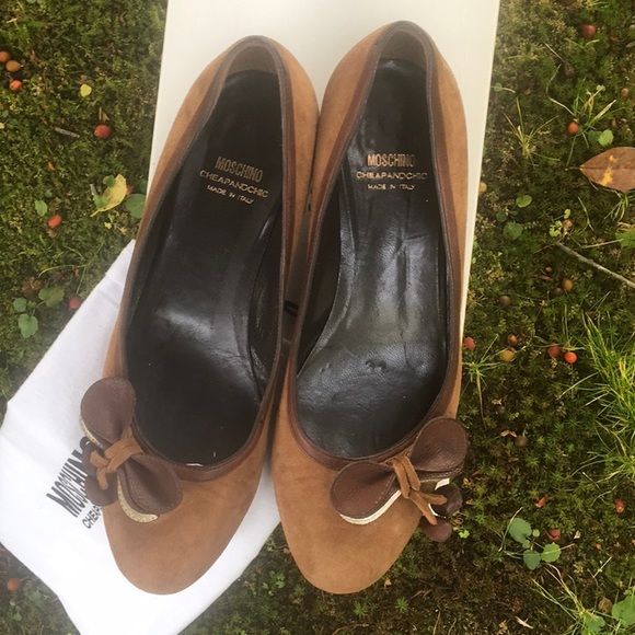 Moschino brown suede flats flower trim - Picture 2 of 6